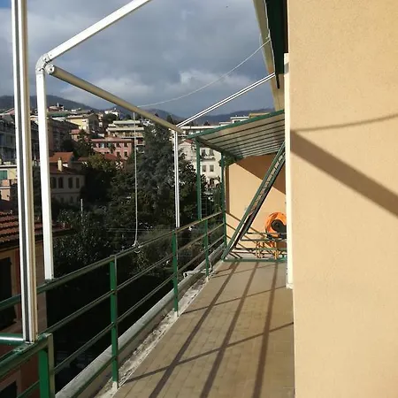 Di Enrico 아파트